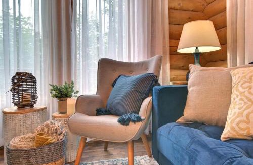 Labelle Ski Chalet | LOG CABIN w HOT TUB, BEACH access, near of TREMBLANT