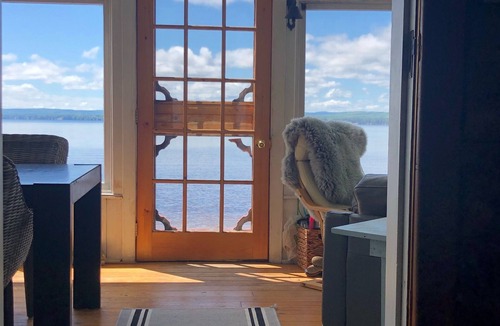 Killaloe Cottage | Log Cottage + 2 Log Cabins at Round Lake (6 bdrms; 3 baths, sleeps15)