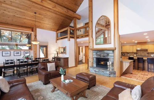 Blueberry Hill House | Log Home, Free Village Parking! Hot Tub, Fireplace