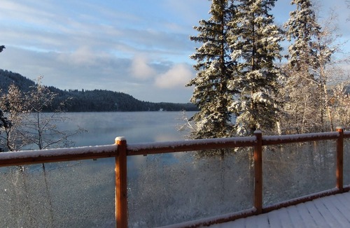 Deka Lake House | Log Home Retreat on Beautiful Sulphurous Lakefront