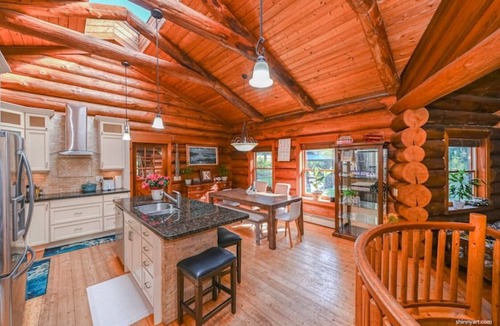 Hatzic Cabin | Loghouse holiday beautiful serenity Journey，4bedrooms