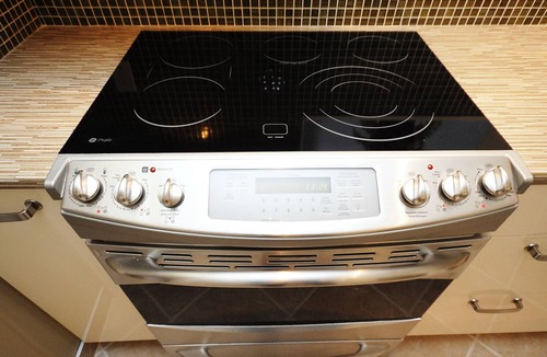 Jasper Place Condo | Lovely 2-Bdr Condo In-suite laundry free parking