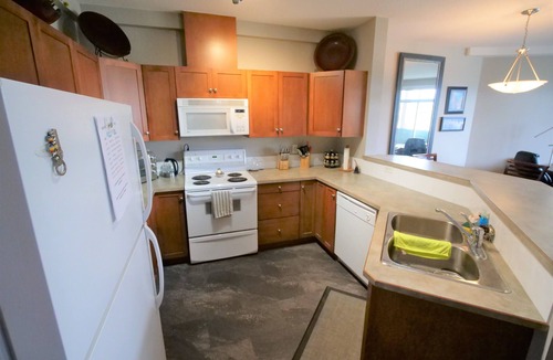 North End Condo | Lovely 2 Bedroom Condo in Discovery Bay Resort- COK-STR-BL4093596
