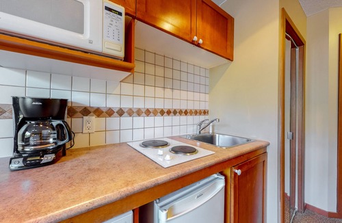 Village North Apartment | Lovely 2nd-floor studio with ski view, pool, hot tubs & saunas - walk to lifts