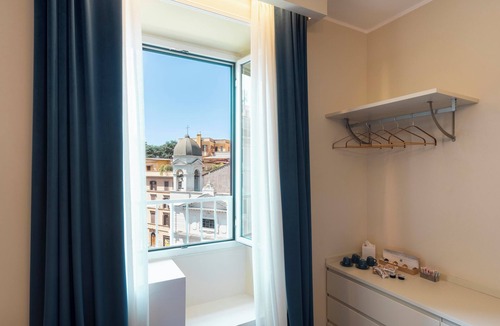 Esquilino Apartment | Lovely 4-bedroom apartment with AC in Roma 12 Beds
