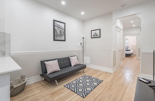 Mile End Apartment | Lovely 4BedR in the heart of Mile-End ~ FREE Parking