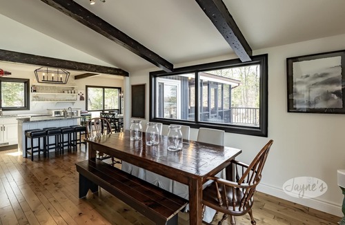 Seguin Cottage | Lovely 6 bed 4 bath cottage on Clear Lake with Bunkie