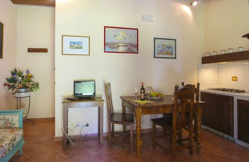Castelfranco di Sopra Apartment | Lovely apartment for 3 guests with private pool, WIFI and pets allowed