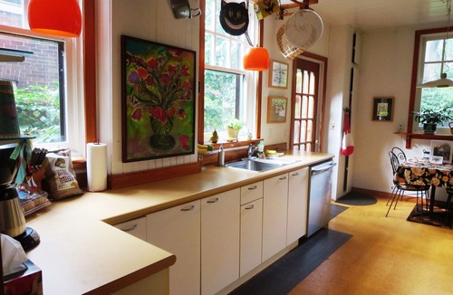 Cabbagetown Apartment | Lovely Artist's Cabbagetown Century Home Downtown with Private Courtyard