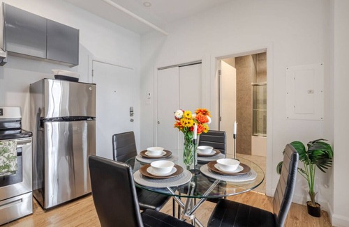 Shaughnessy Village Apartment | Lovely Loft with Views on Bishop - MTL