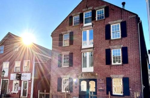 Queens Square House | Lovely single room 5 minutes walk from ocean