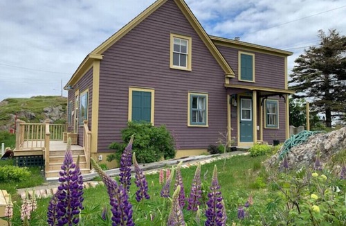 Twillingate House | Lupinfield Cottage - a Curated Guesthouse Experience