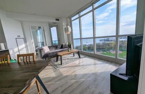 Fort York Apartment | Lux suite - City View - Steps to Rogers Centre & CN Tower