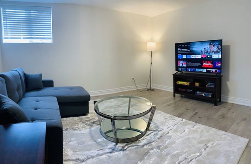 London House | Luxe 3-bedroom unit in North London, close to Masonville and Western University
