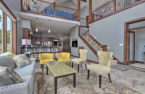 Kaiser House | Luxe Group Home w/Boat Dock in Lake of the Ozarks