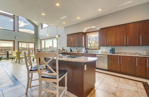 Kaiser House | Luxe Group Home w/Boat Dock in Lake of the Ozarks