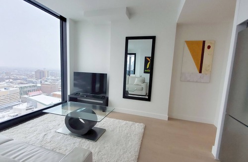 Quartier des Spectacles Apartment | Luxueux Condo Neuf Meublé & Équipé. Maestria au Coeur du Quartier des Spectacles