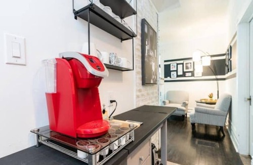 North London House | *LUXURIOUS* 1 Bedroom Home - Close to Downtown