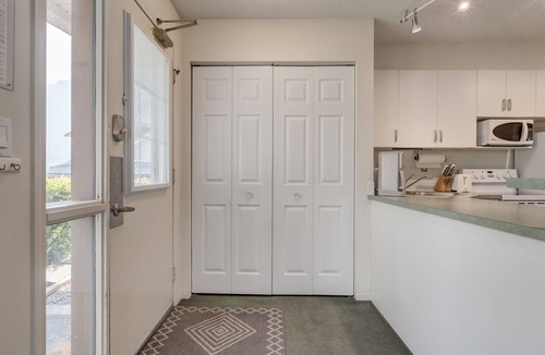 Canadian Rockies House | Luxurious 2 bed Mountain Retreat Renovated With Gorgeous Decor