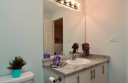 Beamsville House | Luxurious 2 Bedroom Townhouse