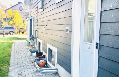 Russell Apartment | Luxurious 2bed 1 bath Executive Suite near Ottawa - sleeps 6