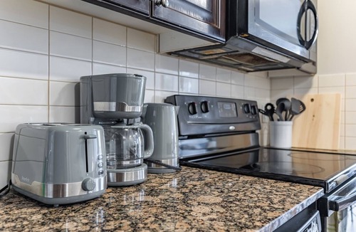 Downtown Mississauga Apartment | Luxurious 2BR-2Bath Condo in Mississauga SquareOne