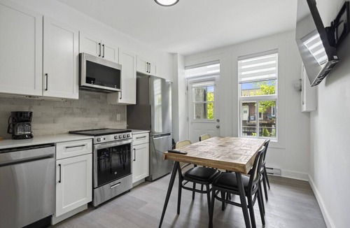 Sainte-Marie Apartment | Luxurious 4BR with Sunny Deck Balcony