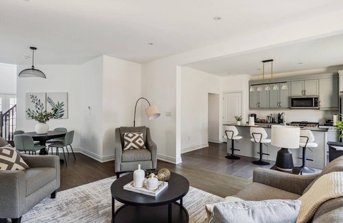 Innisfil House | Luxurious and Beautiful Home in Barrie