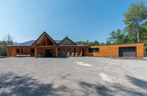 Severn Cottage | Luxurious Cottage! Private Beach!