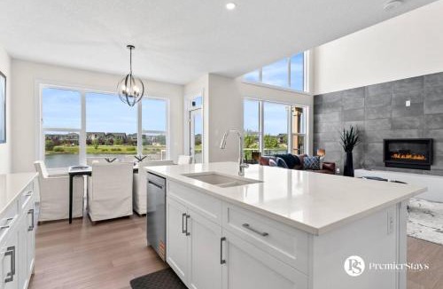 Airdrie House | Luxurious Detached House with Private Garage, Lake View, Central AC & More