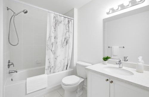 Markham House | Luxurious Detached Master BR