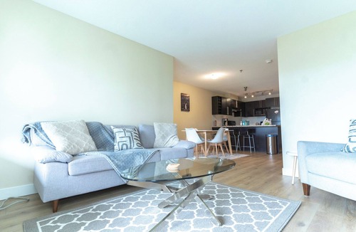 Central Okanagan Condo | Luxurious Downtown Kelowna Condo! Steps to the Beach