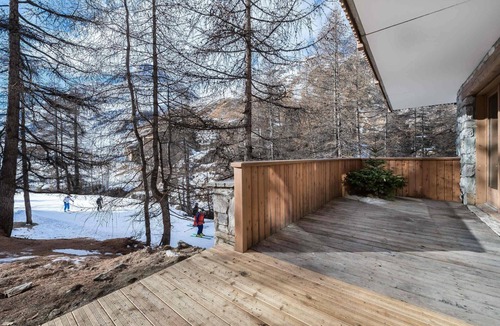 Val-d'Isere Apartment | Luxurious duplex with private pool and concierge services