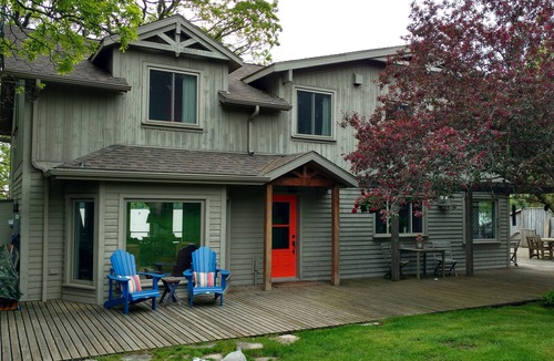 North Port Cottage | Luxurious, family and pet-friendly cottage in the heart of Prince Edward County