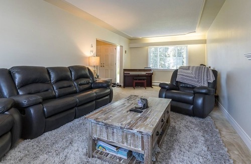 Chilliwack Proper Village West House | Luxurious family getaway home in the heart of Chilliwack