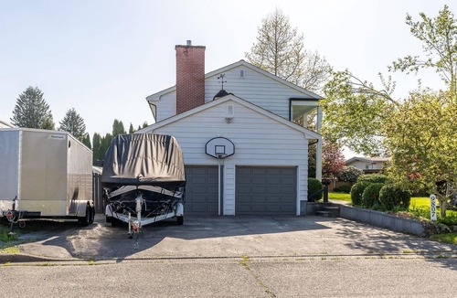 Chilliwack Proper Village West House | Luxurious family getaway home in the heart of Chilliwack