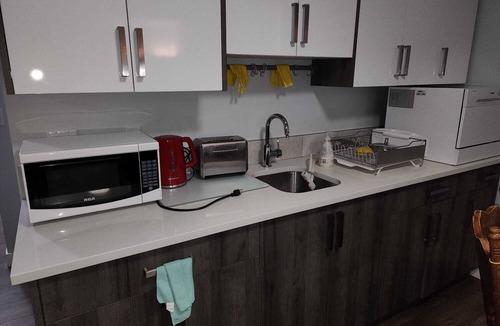 Airdrie House | Luxurious home away from home with AC in a quiet & Clean Neighborhood just 4 U