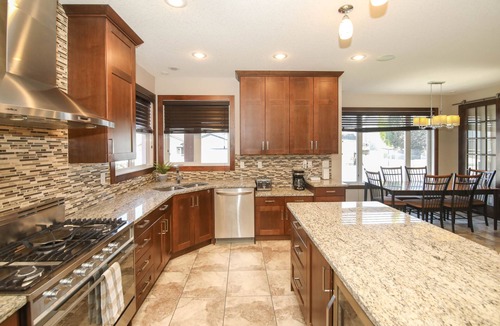 Red Deer House | Luxurious home to relax at with family and friends
