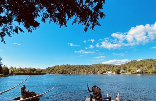 Wakefield Villa | Luxurious river cottage for peaceful retreat