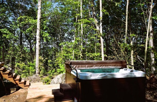 La Conception Ski Chalet | Luxurious Villa Tremblant 4 Bdrs w/Hot Tub B5