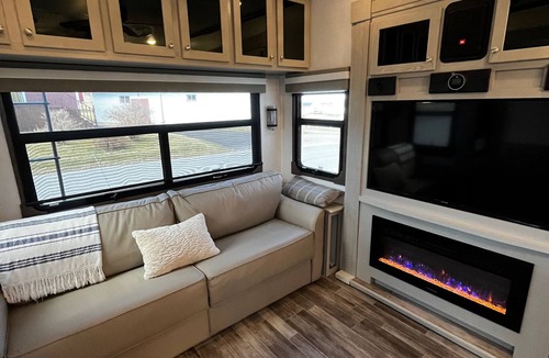 Bonavista House | Luxury 1-bedroom RV with AC, WiFi in charming Bonavista