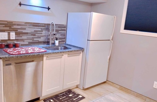 Sherwood Park House | *Luxury 1 BR Suite - Own Access*