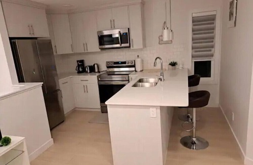 Northeast Edmonton House | Luxury 1 BRM 1 BTH Garden Suite