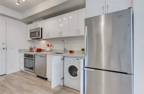 East Village House | Luxury 2 bedroom condo Sleep 6