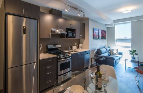Centretown Apartment | Luxury 2BR Apt with Skyline Views, GYM and Laundry