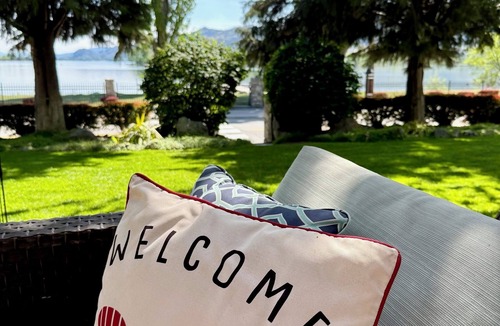 Okanagan-Similkameen House | Luxury 3 bed 3 Bath Lake Front Townhouse in Canada’s Warmest City!