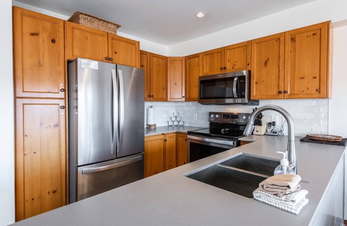 Mont-Tremblant Condo | Luxury 3 Bedroom 2-level ski-in/ski-out condo, Renovated - Sleeps 6