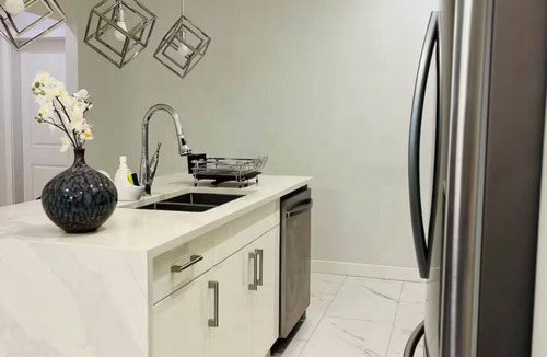 Southwest Edmonton House | Luxury 3 Bedroom Home | Fireplace | 84” Pool Table| Air Conditioning| Garage
