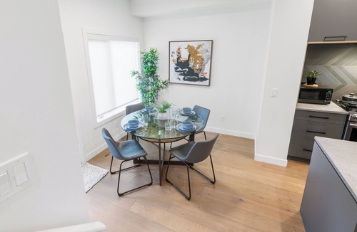 North Central Edmonton House | Luxury 3BR Home w/King Bed