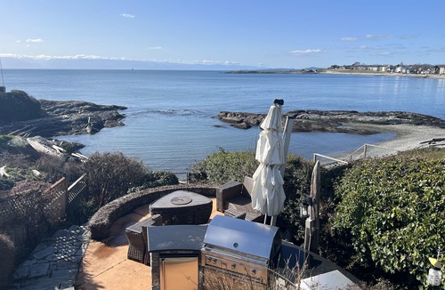 Gonzales House | Luxury 4 Bedroom Victoria Oceanfront Home with Amazing Views